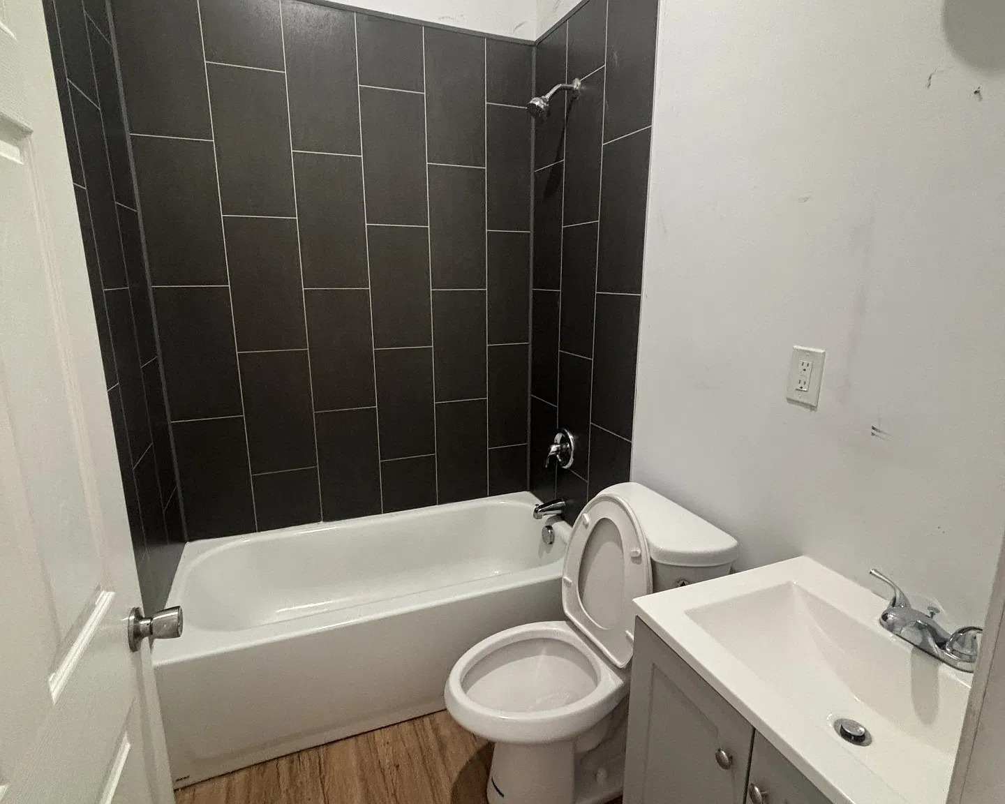 3 bed, 1100 sqft, $1,650 — Photo 4
