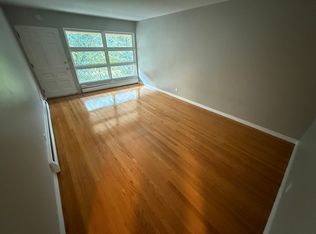 1160 E Singer Cir APT 16, Milwaukee, WI 53212