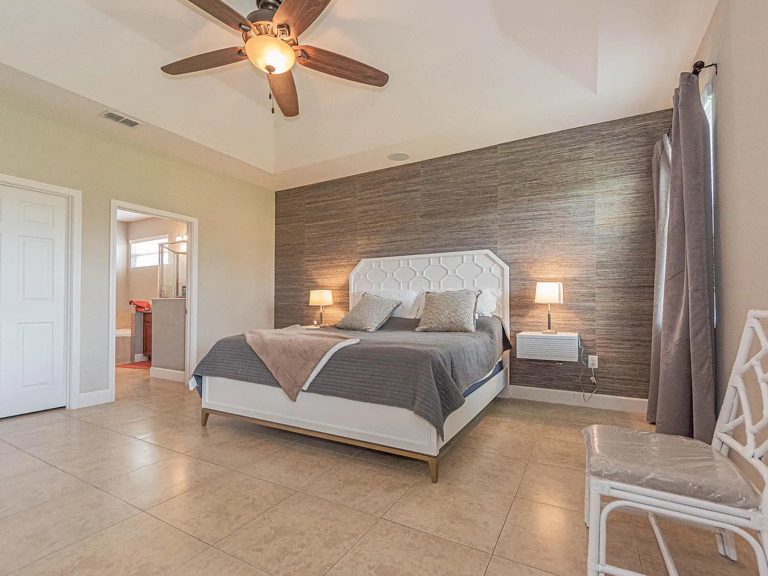 4 bed, 2299 sqft, $4,500 — Photo 3