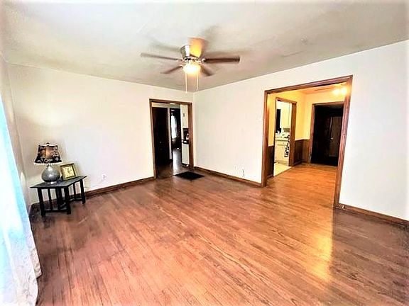 2nd image of 4624 SE 21st St