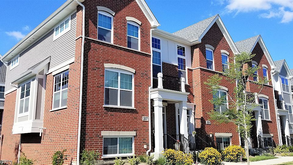 1st image of 207 Capulina Ct