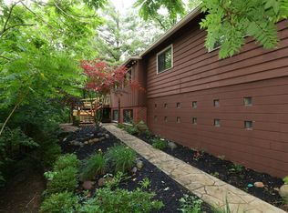 568 Locust Corner Rd, Cincinnati, OH 45245