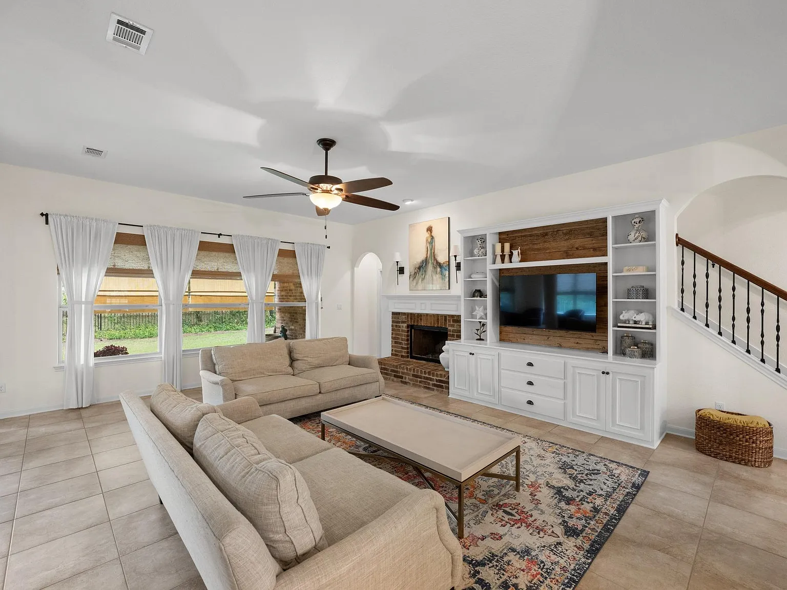 4 bed, 3.0 bath, 3091 sqft, $3,500 — Photo 4