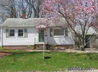 1221 Grant Dr, Edwardsville, IL