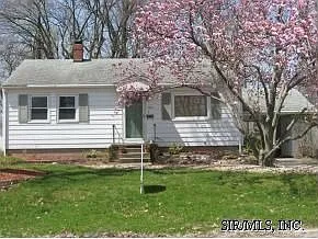 1221 Grant Dr photo 1