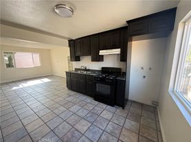 536 W Century Blvd, Los Angeles, CA