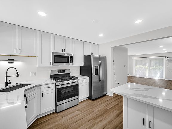 3rd image of 2159 N Harlem Ave Rear 104