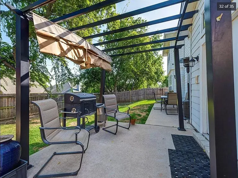 Windcastle Dr — Photo 32