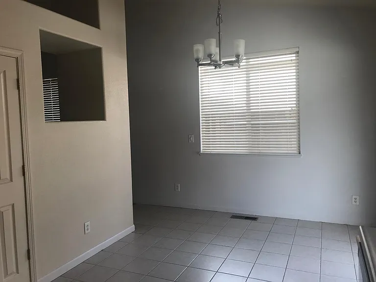 3944 Cloverbrook Dr — Photo 5