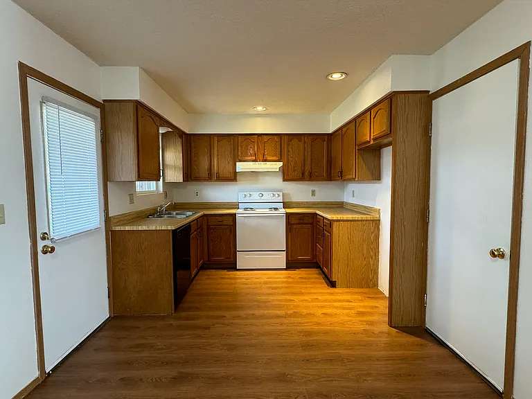 126 W Terrace Ct — Photo 4