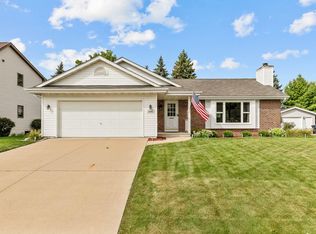 2440 Nicole Ct, Oshkosh, WI 54904