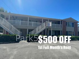 $500 Off First Full Month! 1 Bedroom 1 Bathroom Tacoma Apartment with New Flooring