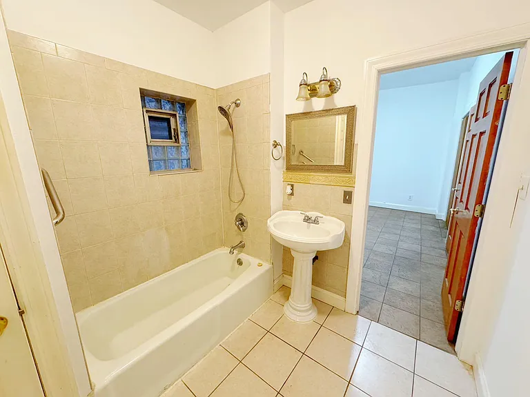 3612 S Wood St #1R — Photo 11