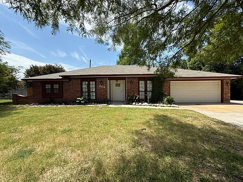 204 Redwood Cir Photo 1