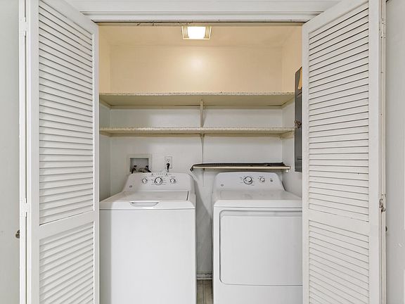5th image of 200 Baracoa Ct