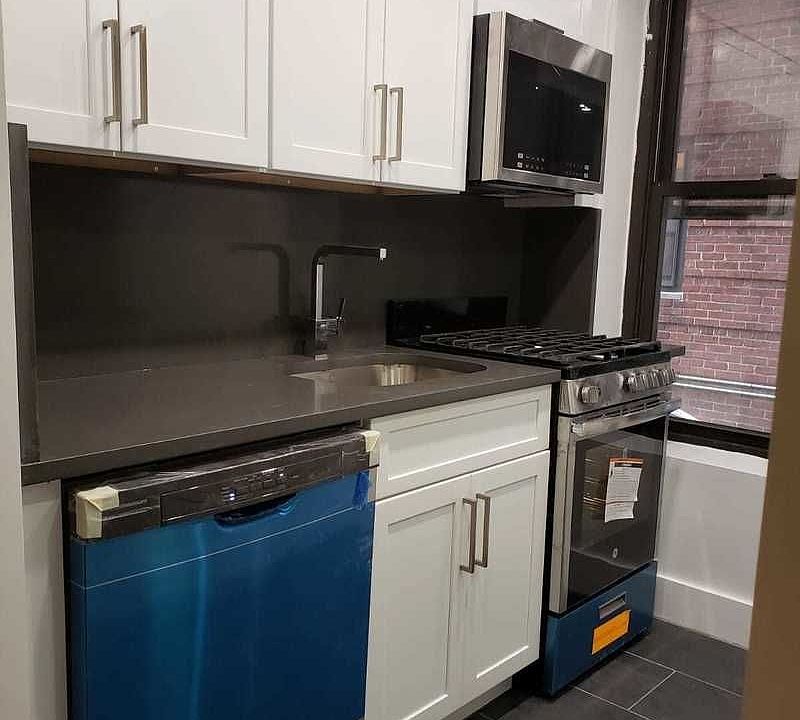 1st image of 10 W 65th St APT 4K