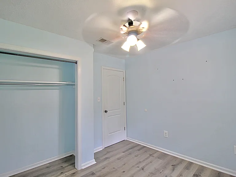 1062 Kelly Dr — Photo 17