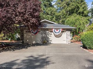 8405 Edgewater Dr SW, Lakewood, WA