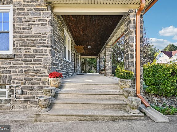 5th image of 333 Riverview Ave