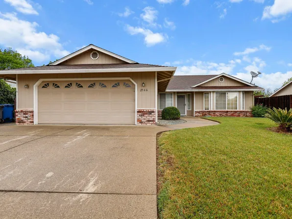 2566 Dewberry Dr, Redding, CA 96003