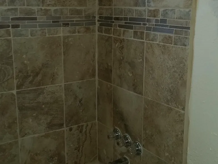 3927 E Cheery Lynn Rd — Photo 5