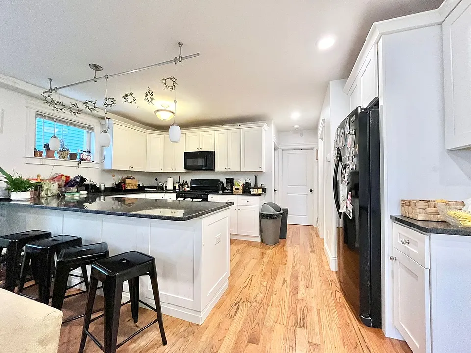 16 Fern St #2