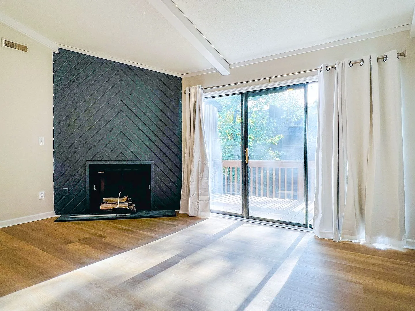 1904 Aspen Way — Photo 3
