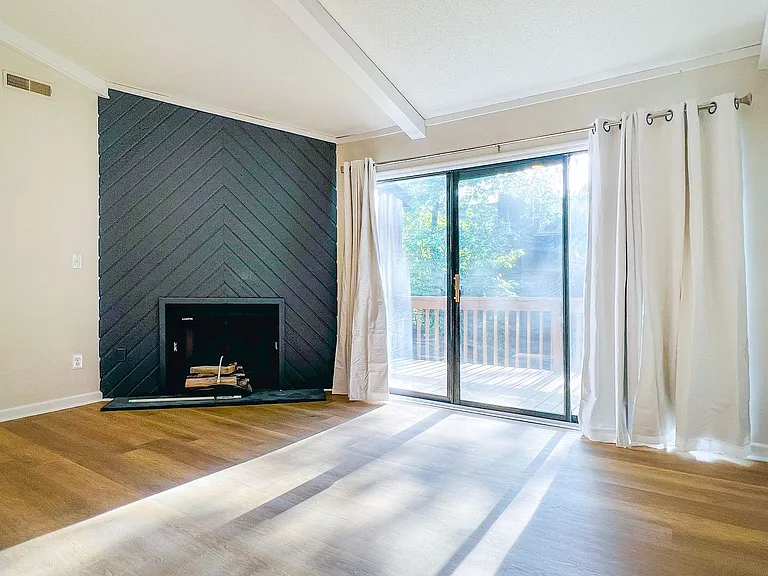 1904 Aspen Way — Photo 3