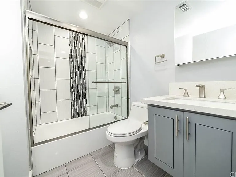 4820 Saint Charles Pl — Photo 28