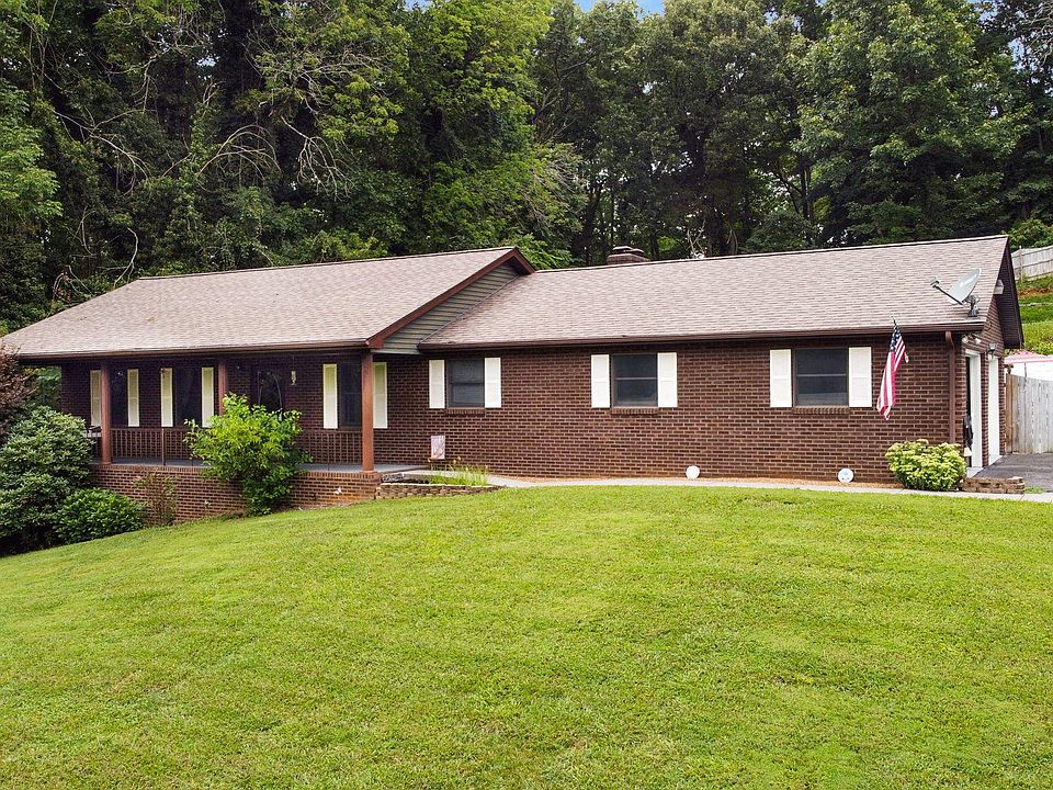 1st image of 209 Hill Dr