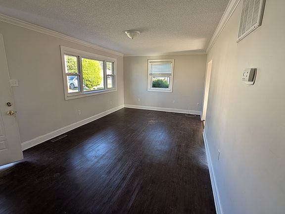 2nd image of 444 Colonial Rd