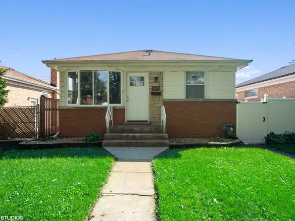 425 Englewood Ave, Bellwood, IL 60104