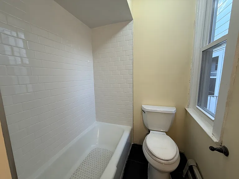 161 Front St #1 — Photo 13