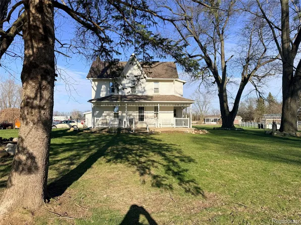 6038 Byron Rd, Howell, MI 48855