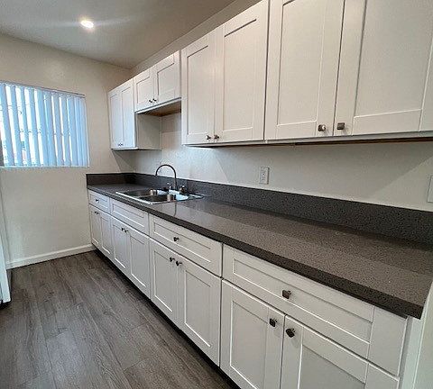 3rd image of 814 4th St #3