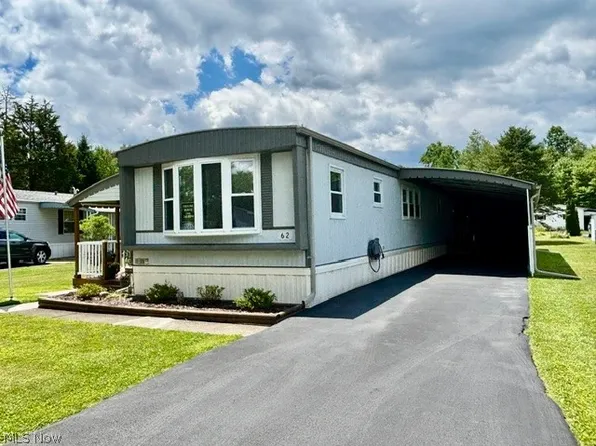 62 Manor Dr, Brookfield, OH 44403