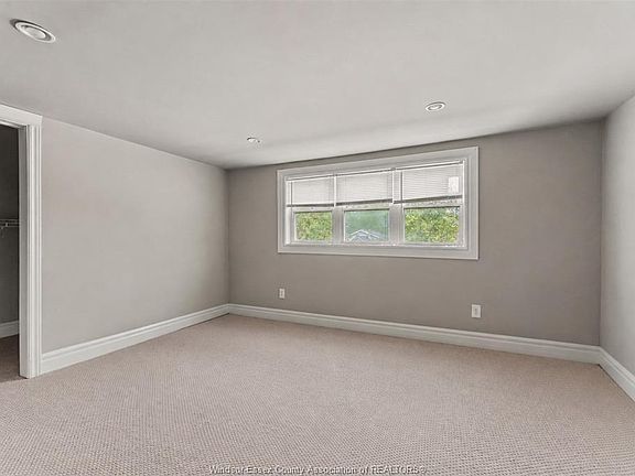 5th image of 549 Clover St