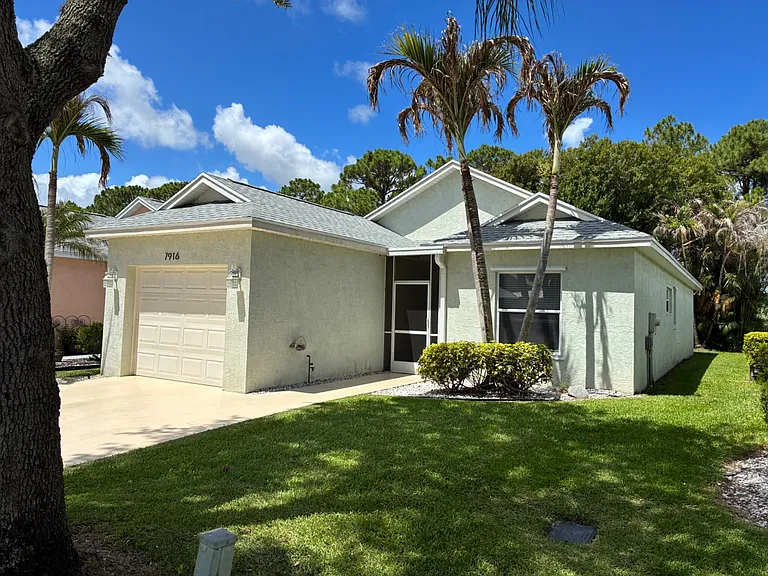 7916 SE Sugar Pines Way — Photo 2