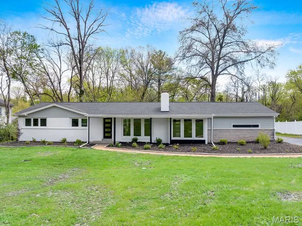 6 Cedar Crst, Saint Louis, MO 63132