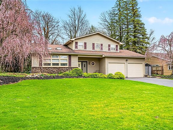 2nd image of 100 Gordon Dr