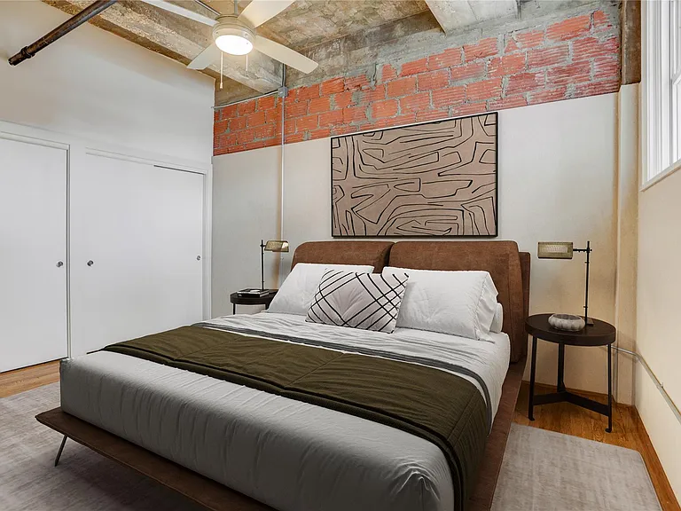 204 Travis St #4D — Photo 6