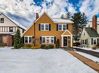 127 Griswold Dr, West Hartford, CT 06119