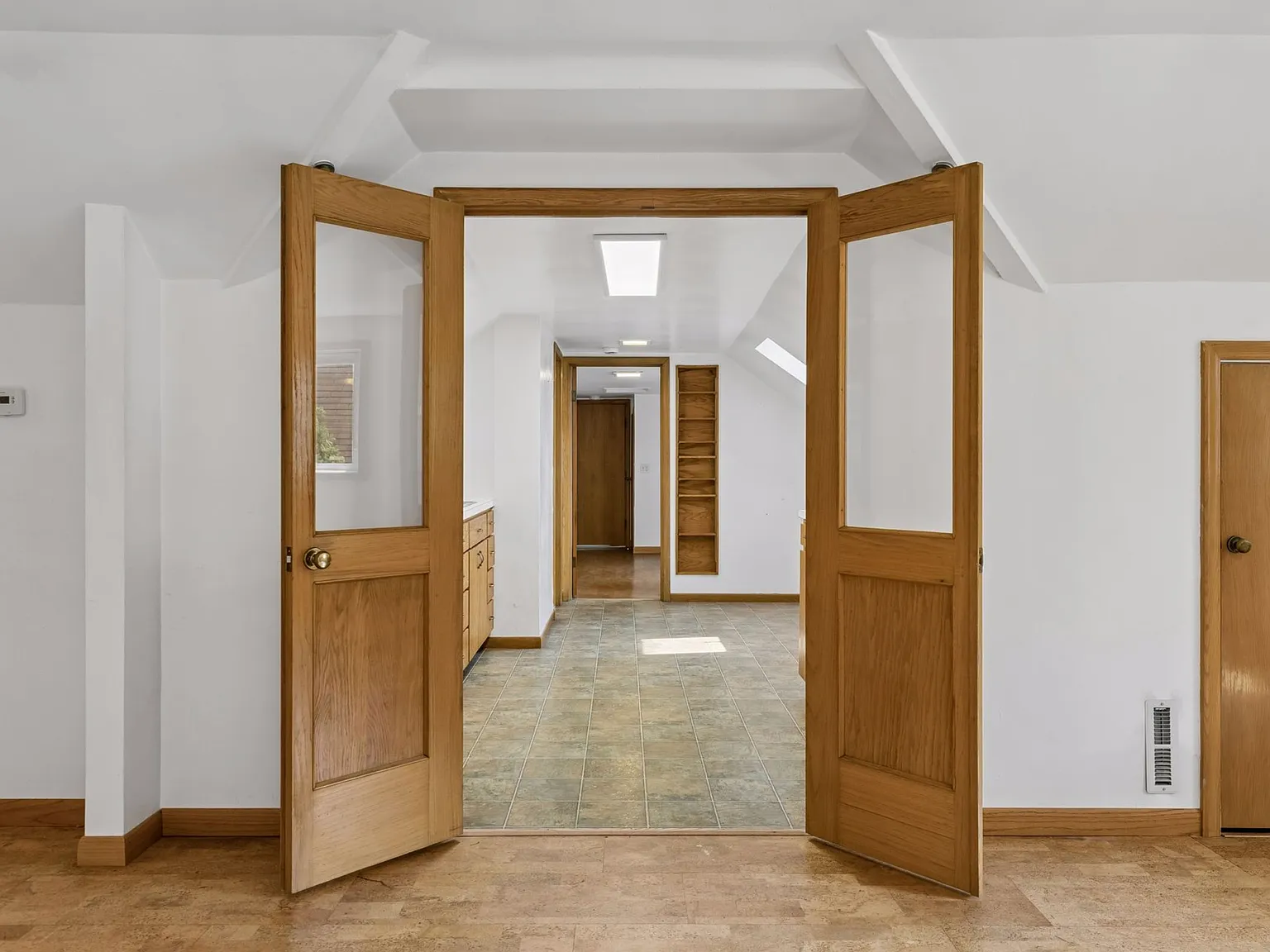 1 bed, 900 sqft, $1,200 — Photo 4