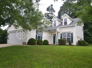 10426 Northwoods Forest Dr, Charlotte, NC 28214