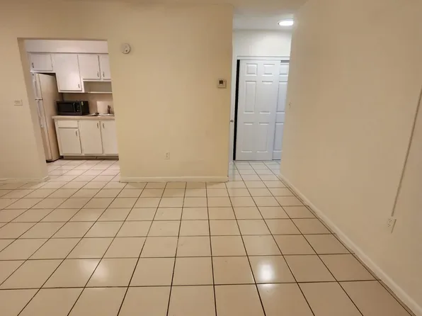 7211 Venetian St, Miramar, FL