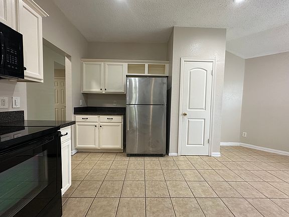 5th image of 8399 Biscayne St