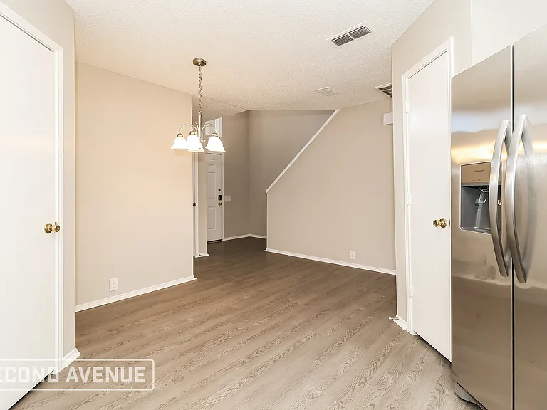 8525 Auburn Dr — Photo 5