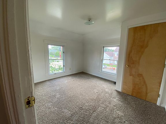 4th image of 315 N Washington St APT 4