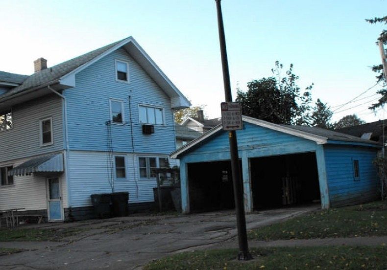 2nd image of 1394-1396 North St