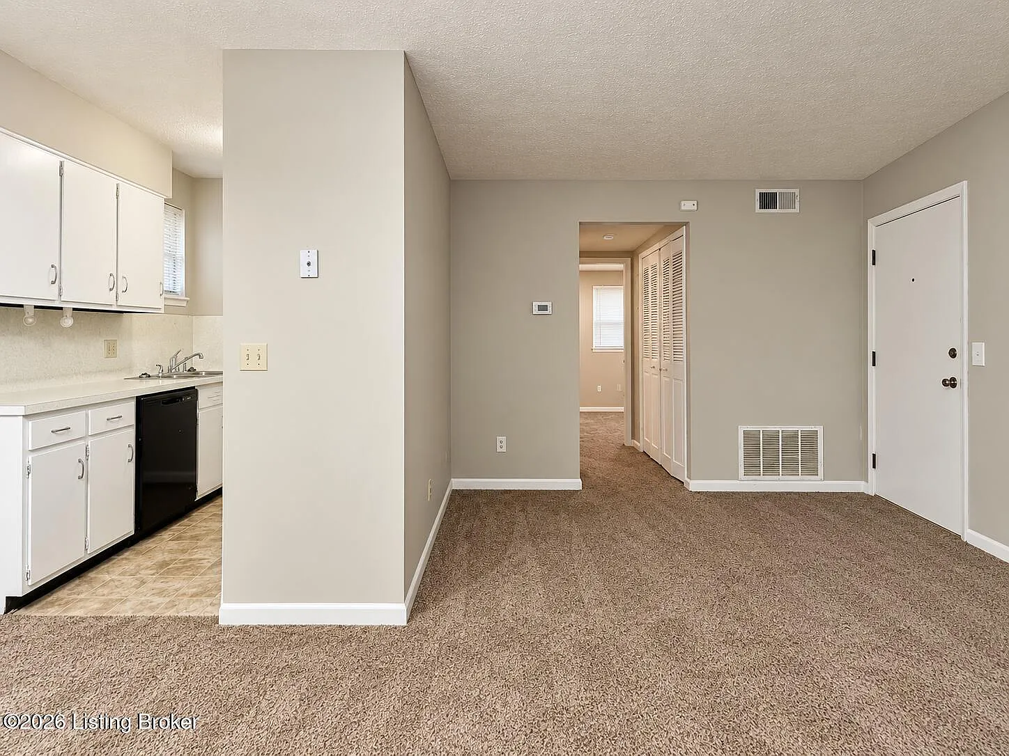 2 bed, 1.0 bath, 750 sqft, $625 — Photo 2
